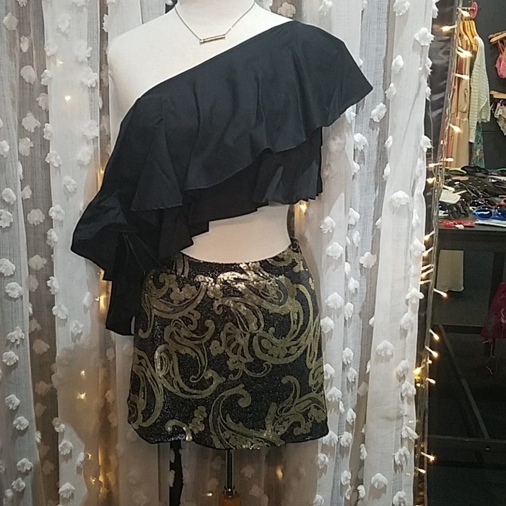New black & gold sequined mini skirt